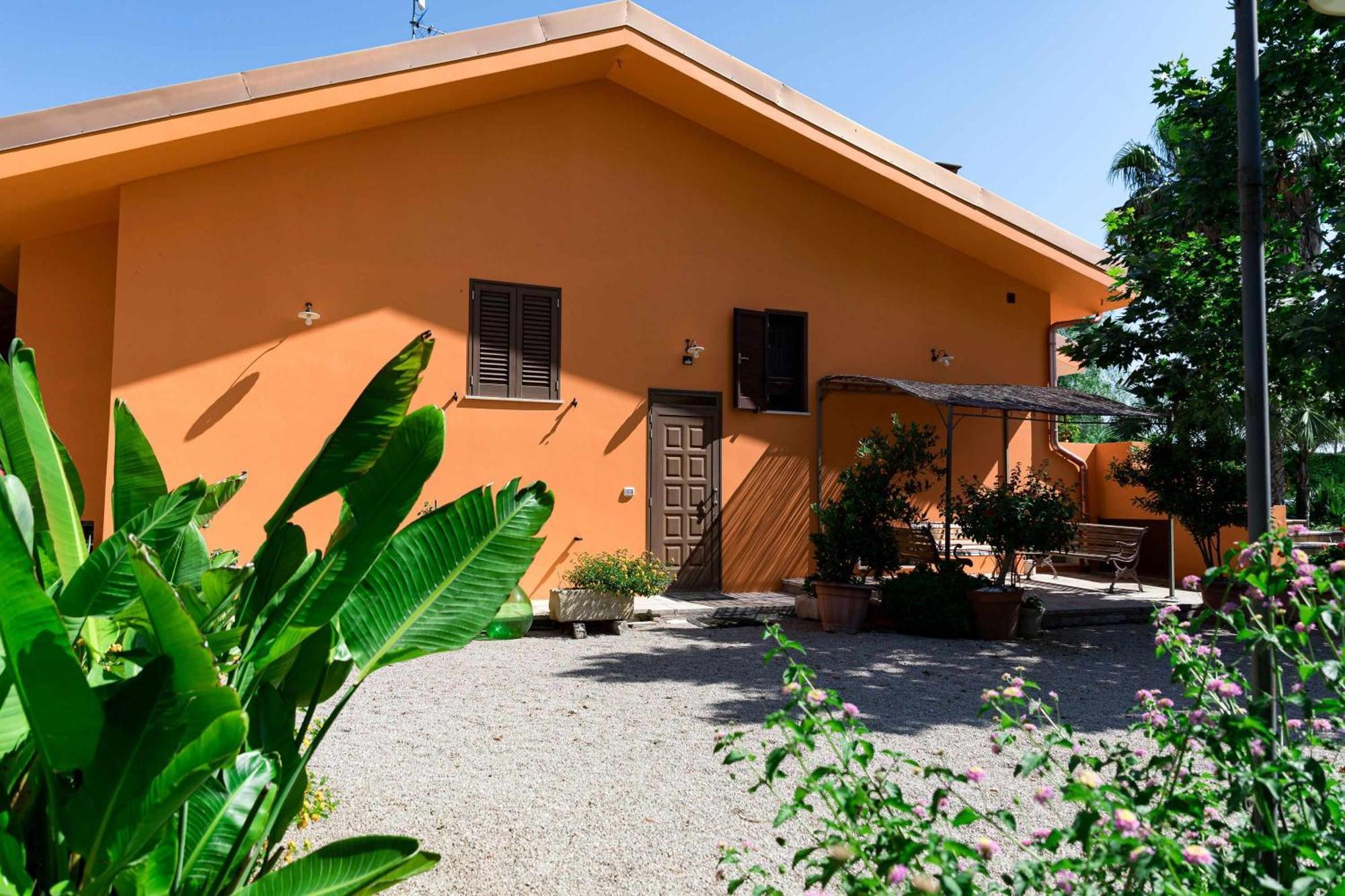 Villa Claudia By Vivimy Parabita Bagian luar foto