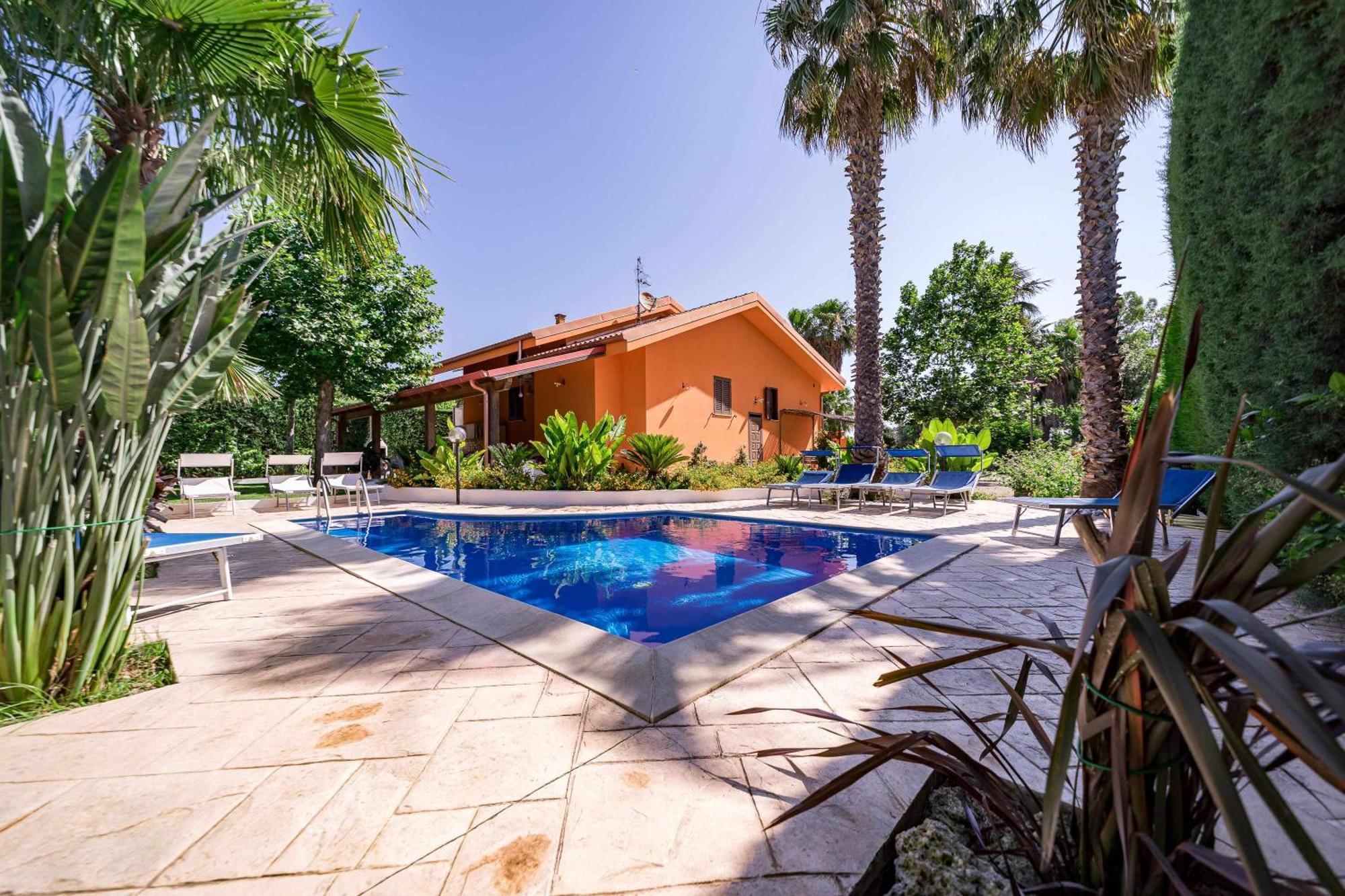 Villa Claudia By Vivimy Parabita Bagian luar foto